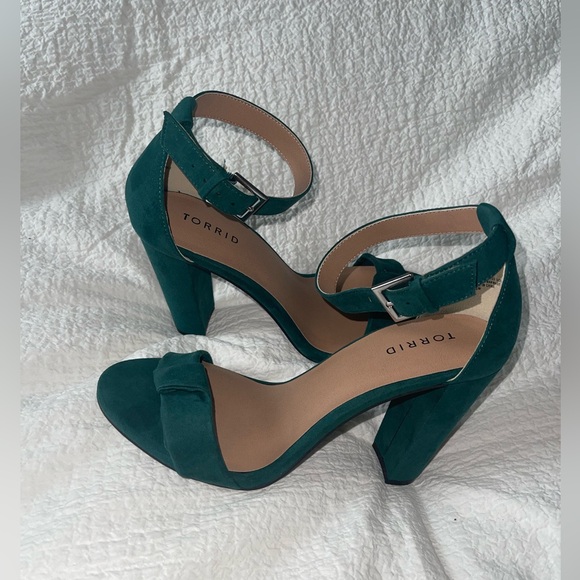 Torrid Emerald faux suede heel - Picture 1 of 7